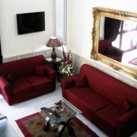 Hotel New Baby Caserta Bagian luar foto