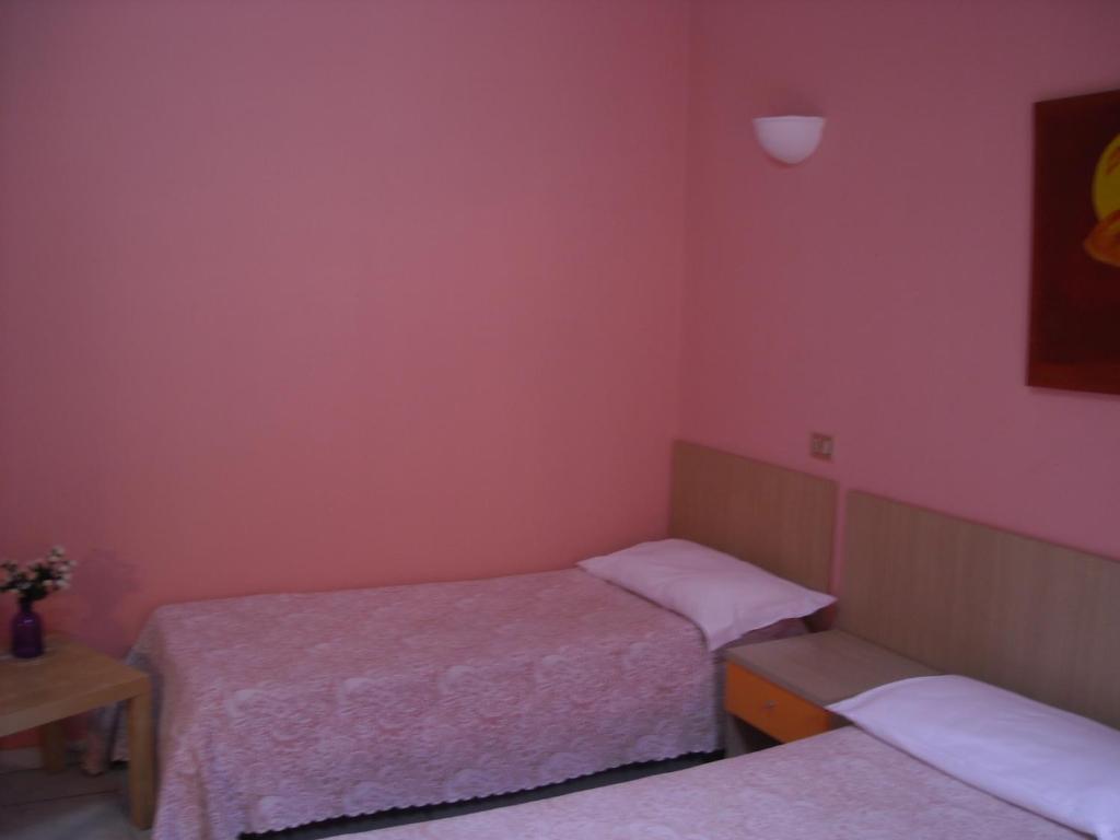 Hotel New Baby Caserta Ruang foto