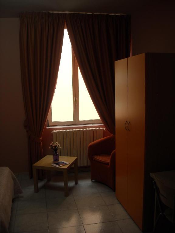 Hotel New Baby Caserta Ruang foto